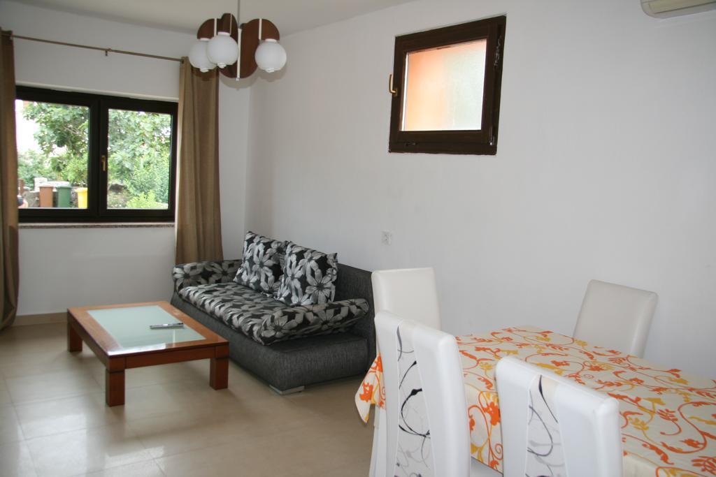 Apartments Karabaic Krk Krk Town Eksteriør bilde